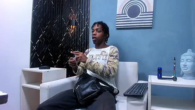 Snapshot of LarryCollin chatting on 01-24-25, 02:18 LarryCollin online show from 01-24-25, 02:18