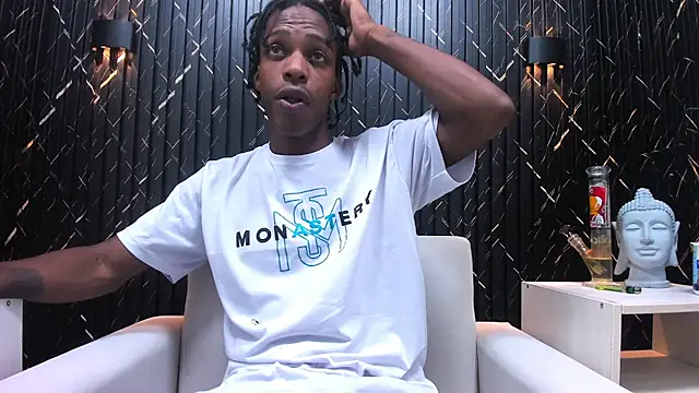 Snapshot of LarryCollin chatting on 02-13-25, 06:20 LarryCollin online show from 02-13-25, 06:20