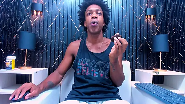 Snapshot of LarryCollin chatting on 02-15-25, 01:31 LarryCollin online show from 02-15-25, 01:31