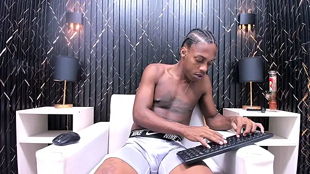 Snapshot of LarryCollin chatting on 02-20-25, 09:44 LarryCollin online show from 02-20-25, 09:44