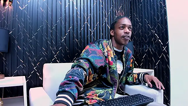 Snapshot of LarryCollin chatting on 03-09-25, 03:11 LarryCollin online show from 03-09-25, 03:11