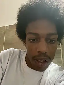 Snapshot of LarryCollin chatting on 03-12-25, 09:44 LarryCollin online show from 03-12-25, 09:44