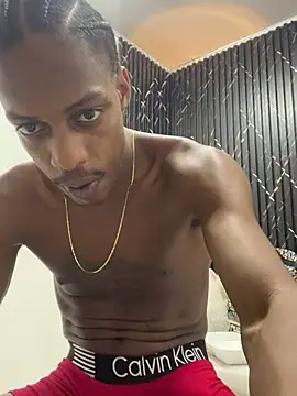 Snapshot of LarryCollin chatting on 03-17-25, 06:40 LarryCollin online show from 03-17-25, 06:40