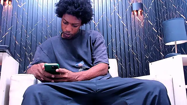 Snapshot of LarryCollin chatting on 09-09-25, 01:27 LarryCollin online show from 09-09-25, 01:27