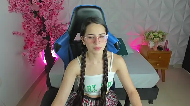 Snapshot of angelica_dymond chatting on 01-17-25, 07:38 angelica dymond online show from 01-17-25, 07:38