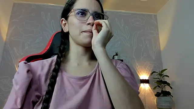 Snapshot of angelica_dymond chatting on 02-04-25, 05:23 angelica dymond online show from 02-04-25, 05:23