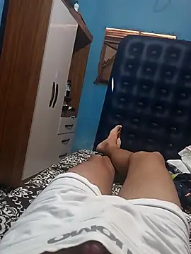 Snapshot of 1995eduardo chatting on 02-05-25, 01:44 1995eduardo online show from 02-05-25, 01:44