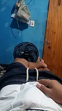 Snapshot of 1995eduardo chatting on 03-04-25, 09:54 1995eduardo online show from 03-04-25, 09:54