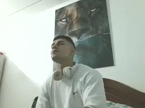 Snapshot of Danifornari chatting on 12-04-24, 03:15 Danifornari online show from 12-04-24, 03:15