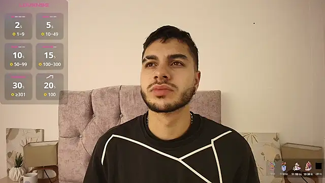 Snapshot of Amadeo_Wild chatting on 10-27-25, 07:34 Amadeo Wild online show from 10-27-25, 07:34