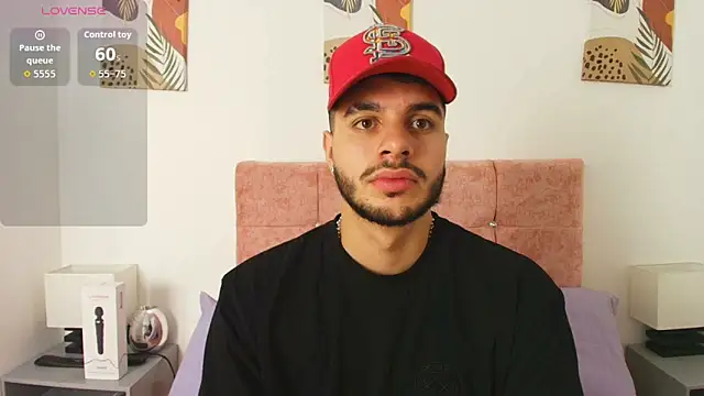 Snapshot of Amadeo_Wild chatting on 11-16-25, 02:55 Amadeo Wild online show from 11-16-25, 02:55