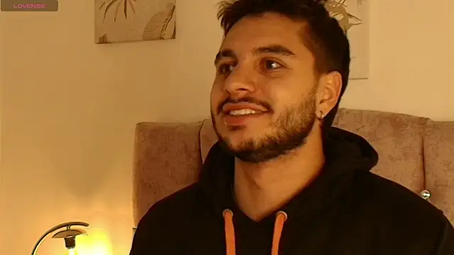 Amadeo Wild online show from 04-23-26, 04:03