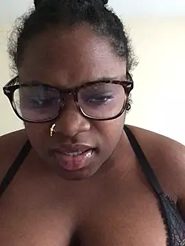 Snapshot of cocodreamxoxo chatting on 12-17-24, 04:11 cocodreamxoxo online show from 12-17-24, 04:11