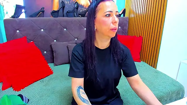 LauraSin online show from 04-28-26, 03:22