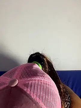 Snapshot of Jeroliee_viyana chatting on 11-23-25, 03:28 Jeroliee viyana online show from 11-23-25, 03:28