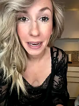 lola tentatiion online show from 11-20-25, 08:14