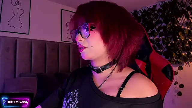 Snapshot of Kitty_Gang chatting on 09-13-25, 02:33 Kitty Gang online show from 09-13-25, 02:33