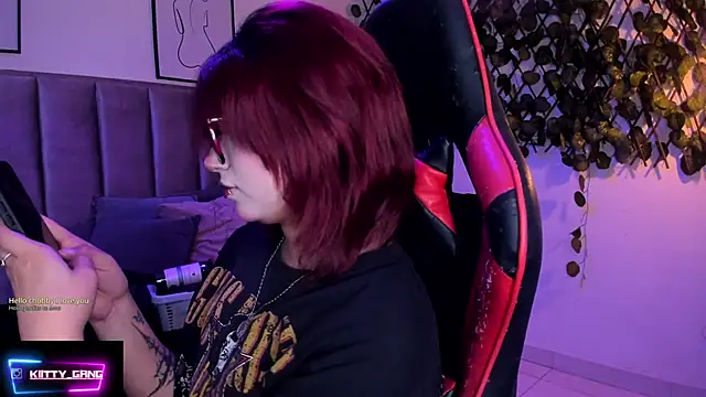 Kitty Gang online show from 11-20-25, 02:12