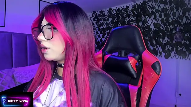 Kitty Gang online show from 02-13-26, 01:23