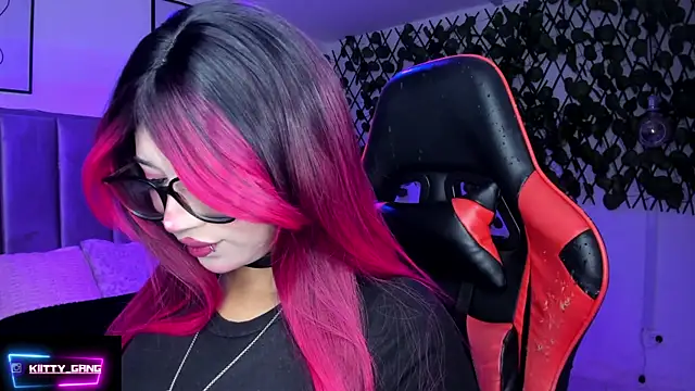 Kitty Gang online show from 02-14-26, 01:24