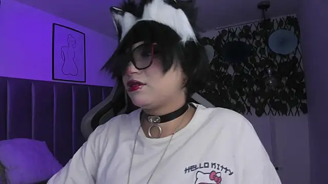 Kitty Gang online show from 04-11-26, 01:43