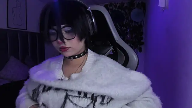 Snapshot of Kitty_Gang chatting on 05-08-26, 01:33 Kitty Gang online show from 05-08-26, 01:33
