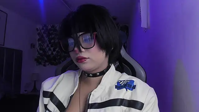 Snapshot of Kitty_Gang chatting on 05-09-26, 01:44 Kitty Gang online show from 05-09-26, 01:44