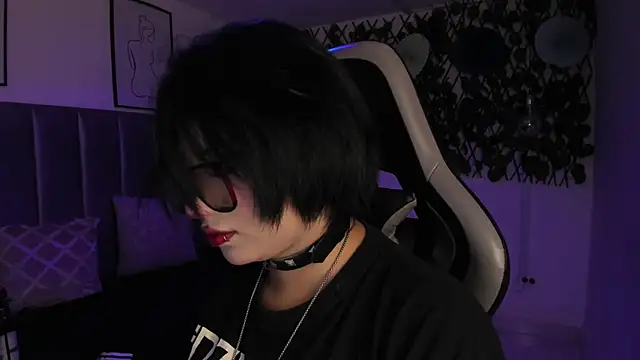Snapshot of Kitty_Gang chatting on 06-05-26, 01:45 Kitty Gang online show from 06-05-26, 01:45