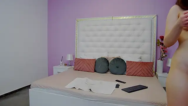 Lenna Paul online show from 03-19-25, 07:51