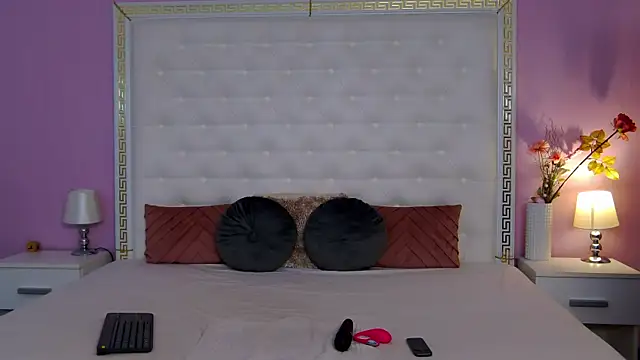 Snapshot of Lenna_Paul chatting on 07-22-26, 04:26 Lenna Paul online show from 07-22-26, 04:26