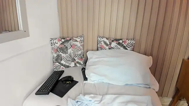 emma collson online show from 02-25-25, 08:14