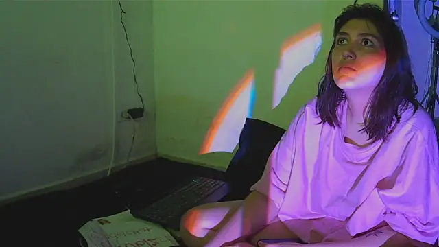 Snapshot of soysara15 chatting on 06-05-26, 10:32 soysara15 online show from 06-05-26, 10:32