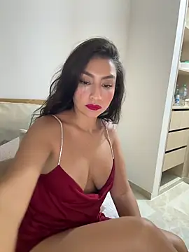 Gia Ferh online show from 05-17-26, 04:32