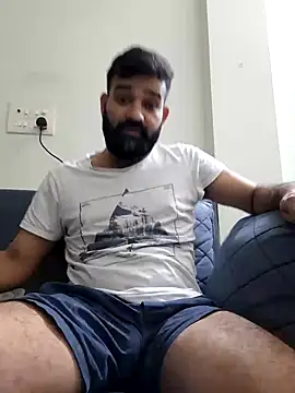 Snapshot of Fun_Guuy chatting on 01-11-25, 06:35 Fun Guuy online show from 01-11-25, 06:35