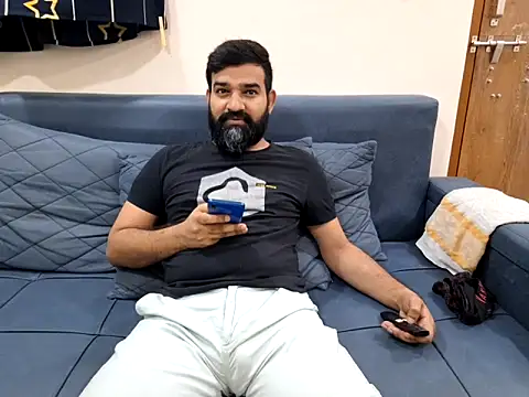 Snapshot of Fun_Guuy chatting on 09-19-25, 03:34 Fun Guuy online show from 09-19-25, 03:34