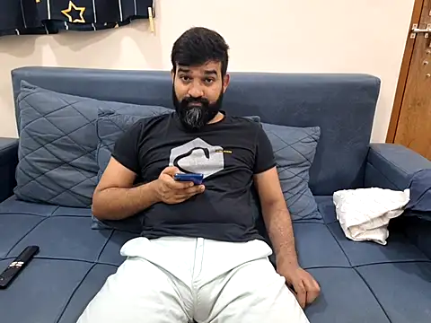 Snapshot of Fun_Guuy chatting on 09-21-25, 02:19 Fun Guuy online show from 09-21-25, 02:19