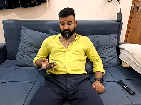 Snapshot of Fun_Guuy chatting on 10-10-25, 08:35 Fun Guuy online show from 10-10-25, 08:35