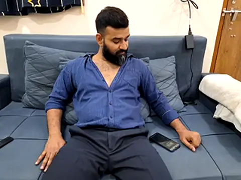 Snapshot of Fun_Guuy chatting on 10-21-25, 09:10 Fun Guuy online show from 10-21-25, 09:10