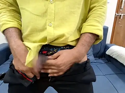 Snapshot of Fun_Guuy chatting on 10-27-25, 06:56 Fun Guuy online show from 10-27-25, 06:56