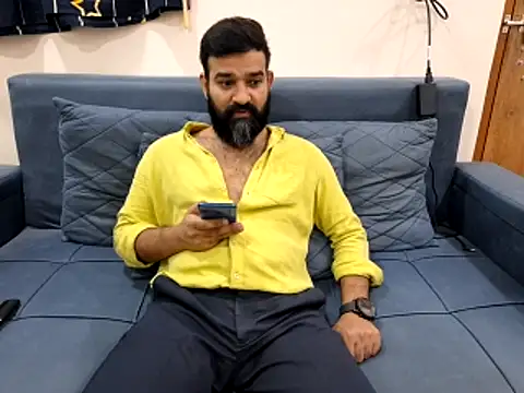 Snapshot of Fun_Guuy chatting on 11-21-25, 09:19 Fun Guuy online show from 11-21-25, 09:19