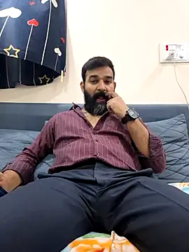 Snapshot of Fun_Guuy chatting on 11-26-25, 10:49 Fun Guuy online show from 11-26-25, 10:49