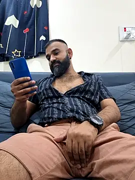 Snapshot of Fun_Guuy chatting on 11-28-25, 06:10 Fun Guuy online show from 11-28-25, 06:10