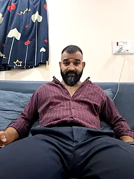 Snapshot of Fun_Guuy chatting on 11-30-25, 03:05 Fun Guuy online show from 11-30-25, 03:05