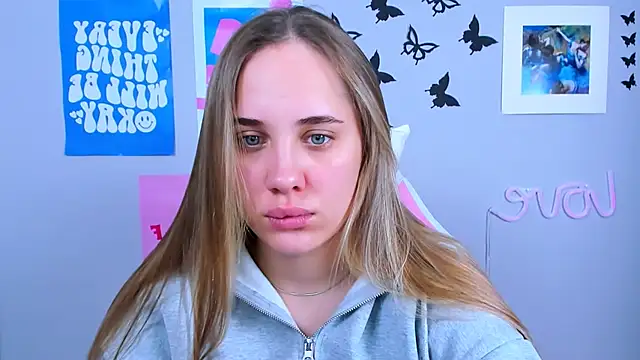 MiaMilas online show from 12-20-24, 04:31