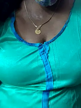 Snapshot of mallu-sumi chatting on 07-12-26, 04:03 mallu-sumi online show from 07-12-26, 04:03