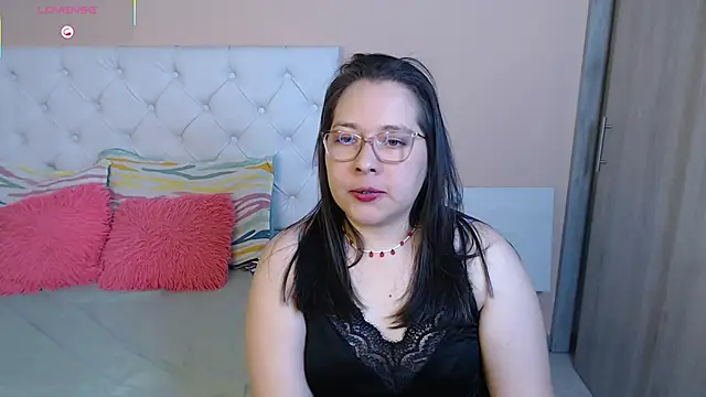 May Carlier online show from 11-26-25, 12:00