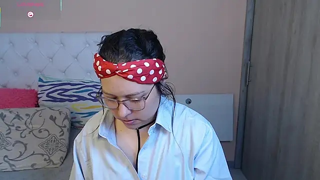 May Carlier online show from 11-28-25, 02:14