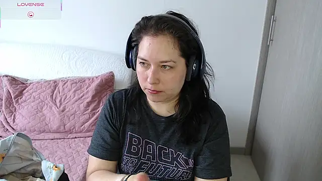 May Carlier online show from 03-26-26, 02:11