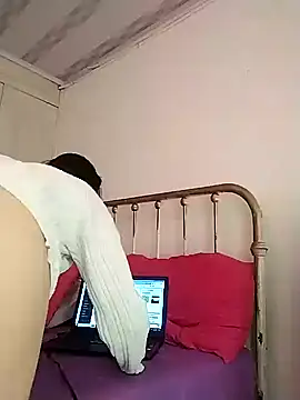 Snapshot of amellie_ros chatting on 12-15-24, 04:04 amellie ros online show from 12-15-24, 04:04