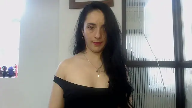 Snapshot of amellie_ros chatting on 10-26-25, 05:30 amellie ros online show from 10-26-25, 05:30